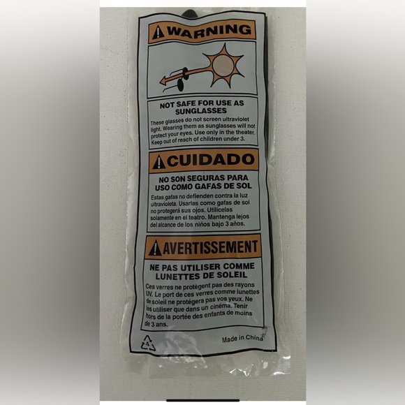 STAR WARS CELEBRATION VI COLLECTIBLE KEEPSAKE REAL D 3D GLASSES - Picture 3 of 3